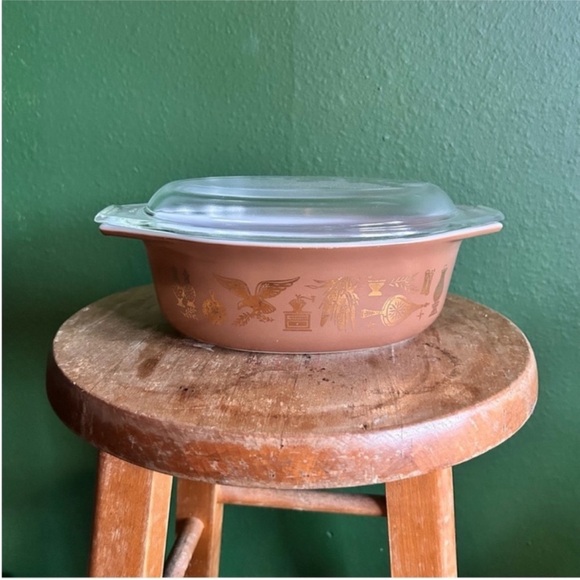 Vintage Pyrex Casserole Dish with Intact Perfect Glass Lid in Early American - Picture 1 of 13